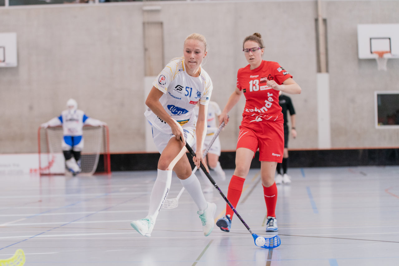 Frauen NLA 1. Runde 2020/21, Switzerland: 12.09.2020, Frauenfeld, Kantihalle, Sereina Zwissler (Nr. 51, Kloten-Dietlikon Jets) schiesst

Credit: Claudio Schwarz, unihockey-fotos.ch