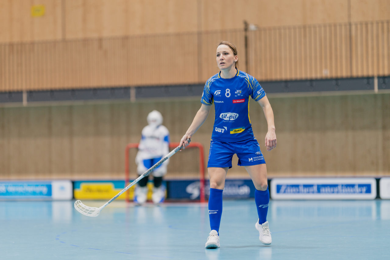 Frauen NLA Runde 9 2020/21, Switzerland: 10.01.2021, Kloten, Stighag, Brigitte Mischler (Nr. 8, Kloten-Dietlikon Jets) 

Credit: Claudio Schwarz, unihockey-fotos.ch