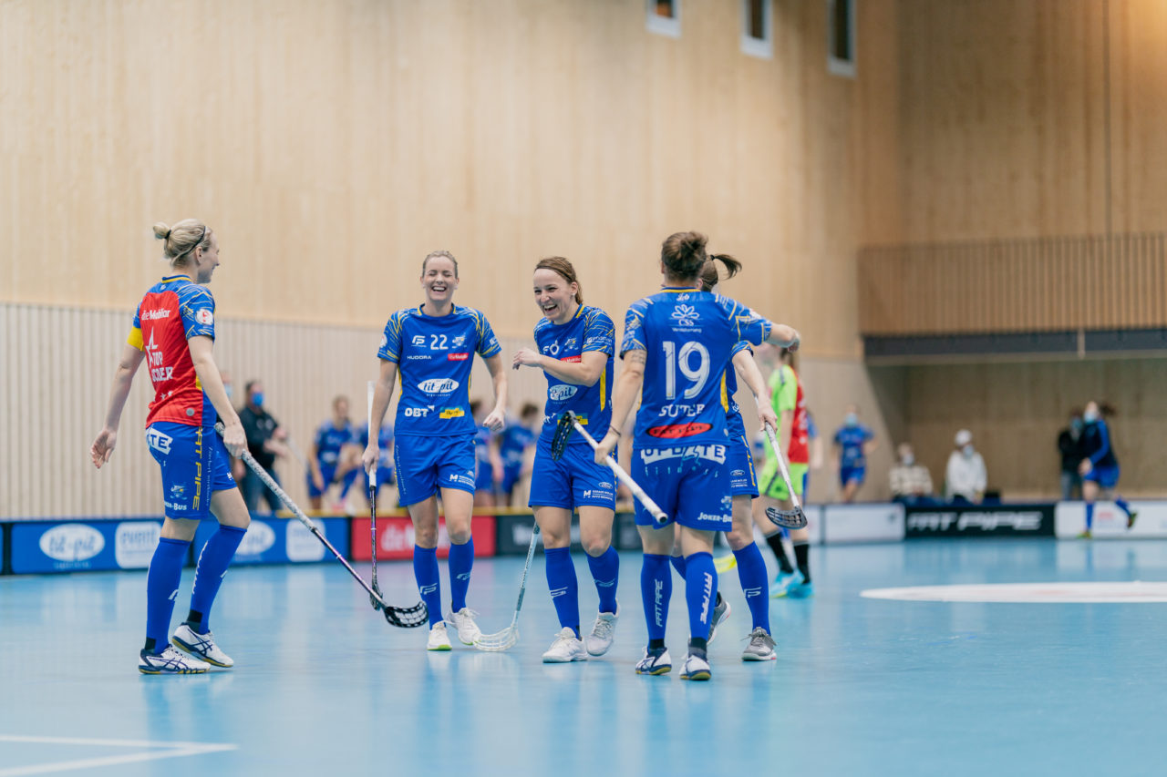 Frauen NLA Runde 9 2020/21, Switzerland: 10.01.2021, Kloten, Stighag, die Jets haben Spass

Credit: Claudio Schwarz, unihockey-fotos.ch