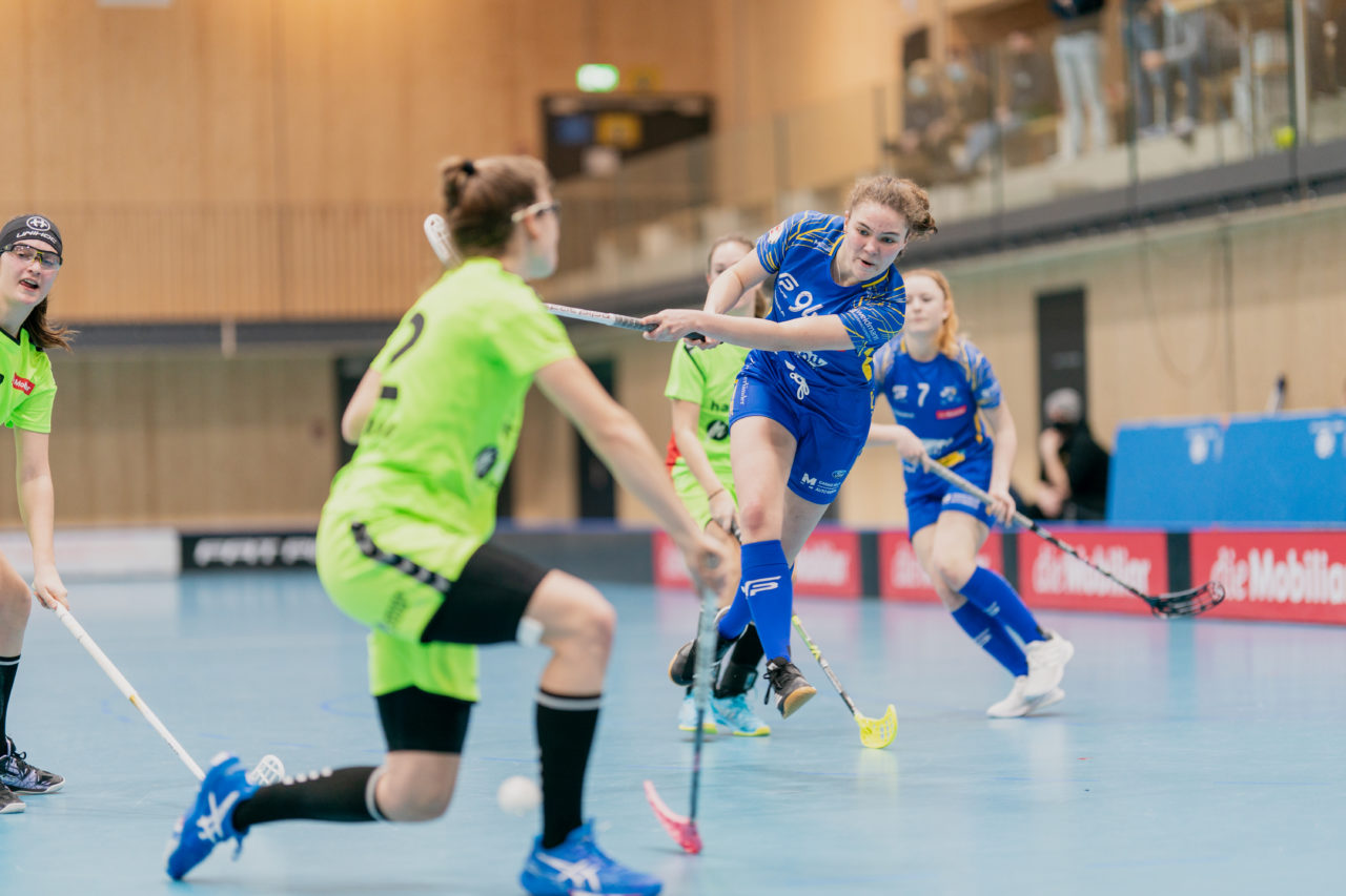 Frauen NLA Runde 9 2020/21, Switzerland: 10.01.2021, Kloten, Stighag, Noomi Überschlag (Nr. 94, Kloten-Dietlikon Jets) 

Credit: Claudio Schwarz, unihockey-fotos.ch