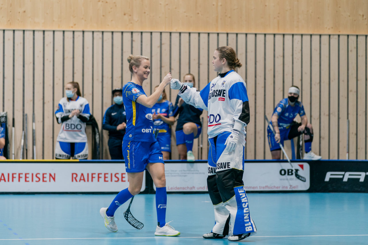 Frauen NLA Runde 10 2020/21, Switzerland: 16.01.2021, Kloten, Stighag, Iza Rydfjäll (Nr. 22, Kloten-Dietlikon Jets) in der Starting-Six

Credit: Claudio Schwarz, unihockey-fotos.ch