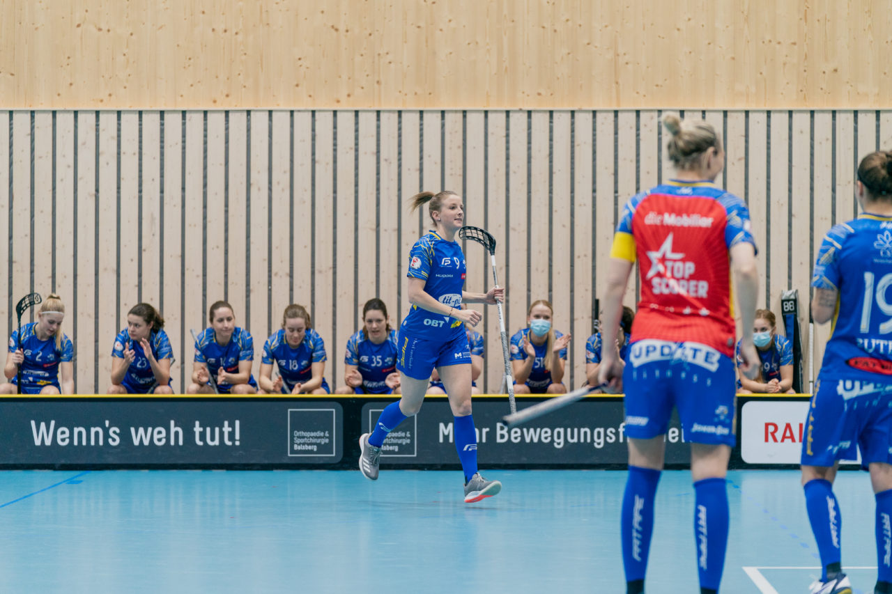 Frauen NLA Runde 10 2020/21, Switzerland: 16.01.2021, Kloten, Stighag, Mirjam Hintermann (Nr. 9, Kloten-Dietlikon Jets) in der Starting-Six

Credit: Claudio Schwarz, unihockey-fotos.ch