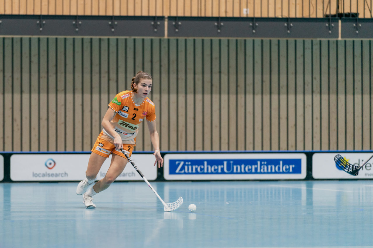 Frauen NLA Runde 10 2020/21, Switzerland: 16.01.2021, Kloten, Stighag, Jana Putzi (Nr. 2, piranha chur) am Ball

Credit: Claudio Schwarz, unihockey-fotos.ch