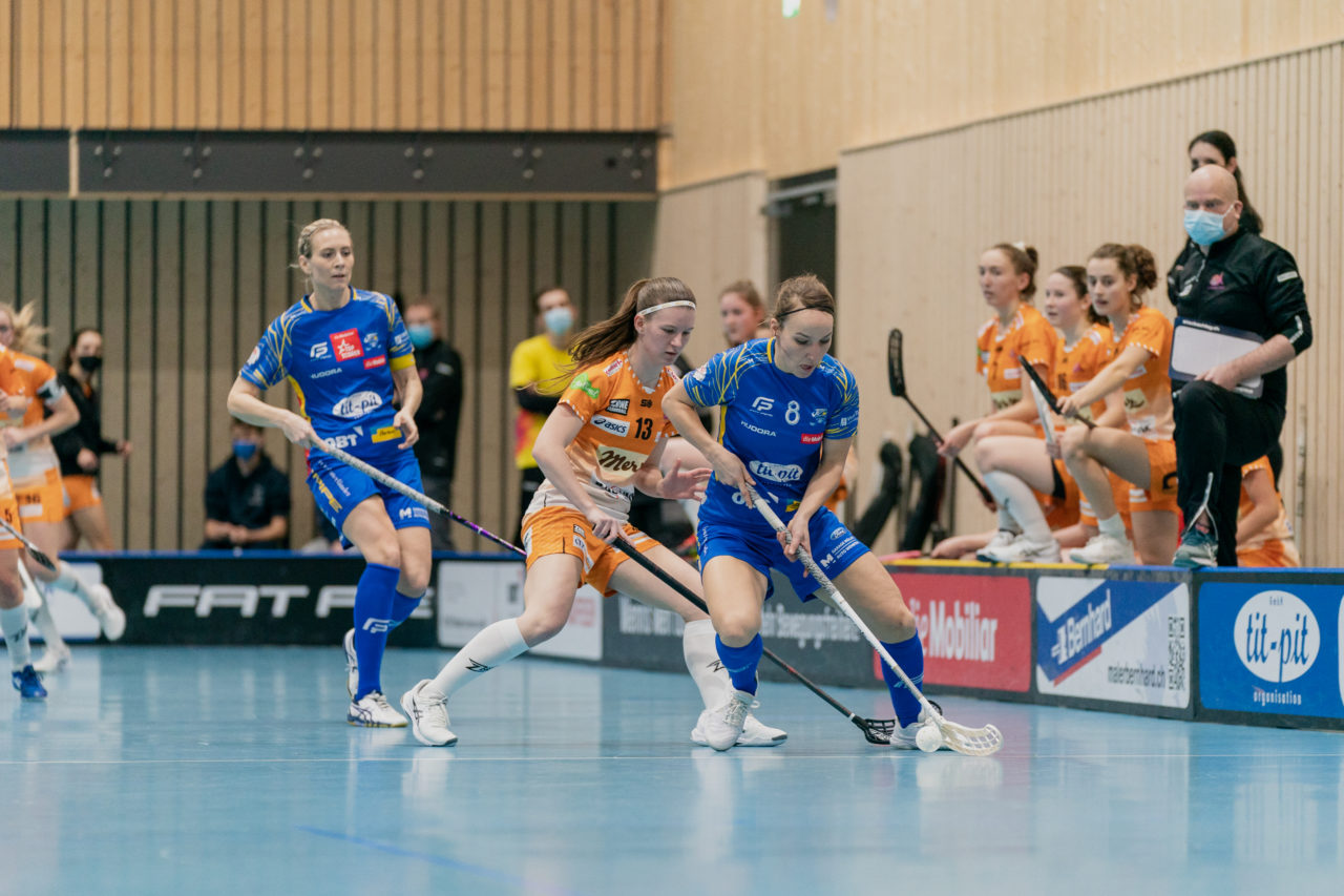 Frauen NLA Runde 10 2020/21, Switzerland: 16.01.2021, Kloten, Stighag, Brigitte Mischler (Nr. 8, Kloten-Dietlikon Jets) am Ball

Credit: Claudio Schwarz, unihockey-fotos.ch