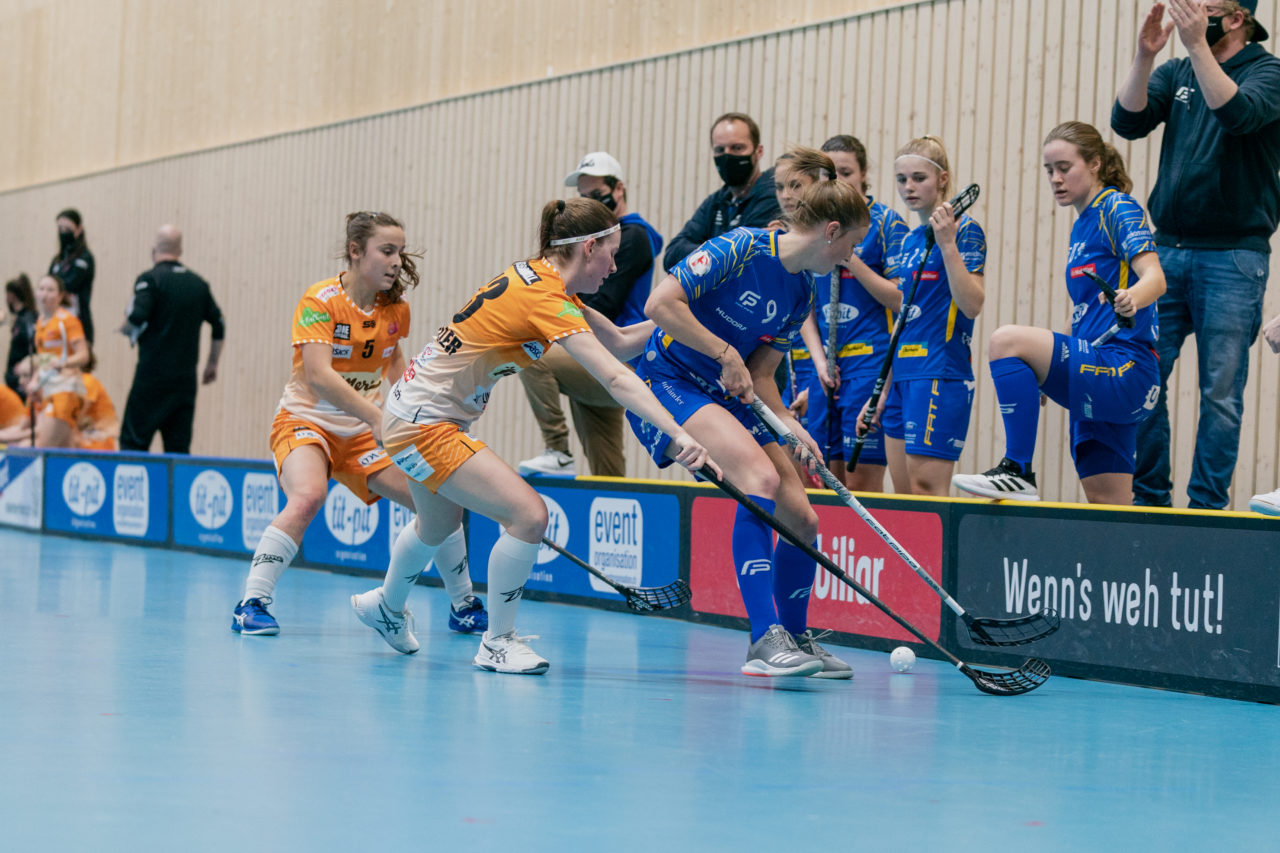 Frauen NLA Runde 10 2020/21, Switzerland: 16.01.2021, Kloten, Stighag, Mirjam Hintermann (Nr. 9, Kloten-Dietlikon Jets) am Ball

Credit: Claudio Schwarz, unihockey-fotos.ch