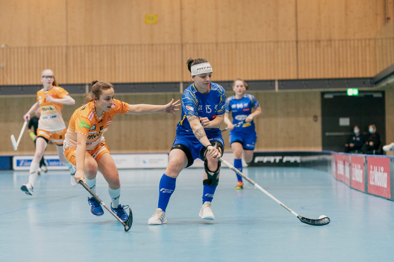 Frauen NLA Runde 10 2020/21, Switzerland: 16.01.2021, Kloten, Stighag, Natalie Martinakova (Nr. 15, Kloten-Dietlikon Jets) am Ball

Credit: Claudio Schwarz, unihockey-fotos.ch