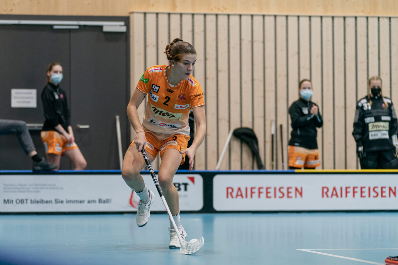 Frauen NLA Runde 10 2020/21, Switzerland: 16.01.2021, Kloten, Stighag, Jana Putzi (Nr. 2, piranha chur) am Ball

Credit: Claudio Schwarz, unihockey-fotos.ch