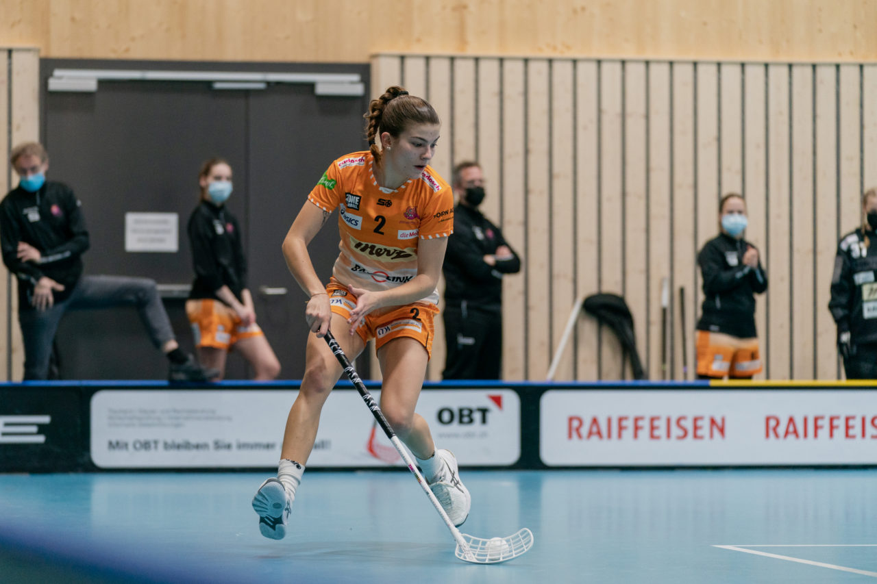 Frauen NLA Runde 10 2020/21, Switzerland: 16.01.2021, Kloten, Stighag, Jana Putzi (Nr. 2, piranha chur) am Ball

Credit: Claudio Schwarz, unihockey-fotos.ch