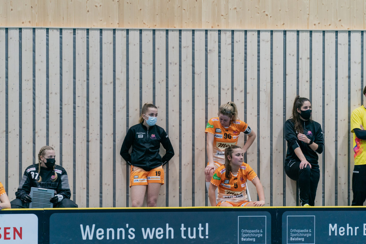 Frauen NLA Runde 10 2020/21, Switzerland: 16.01.2021, Kloten, Stighag, enttäuschte piranhas

Credit: Claudio Schwarz, unihockey-fotos.ch