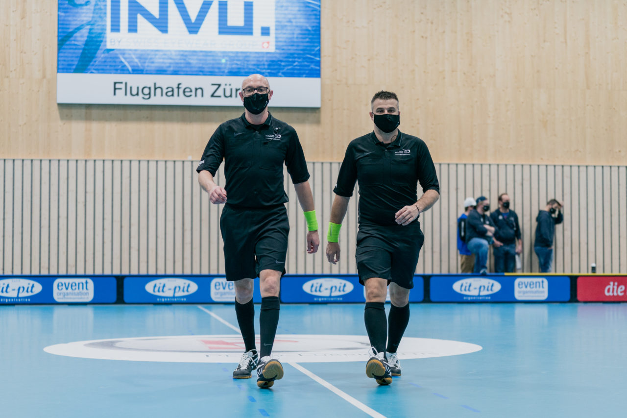 Frauen NLA Runde 10 2020/21, Switzerland: 16.01.2021, Kloten, Stighag, Davide Rampoldi und Christian Crivelli

Credit: Claudio Schwarz, unihockey-fotos.ch