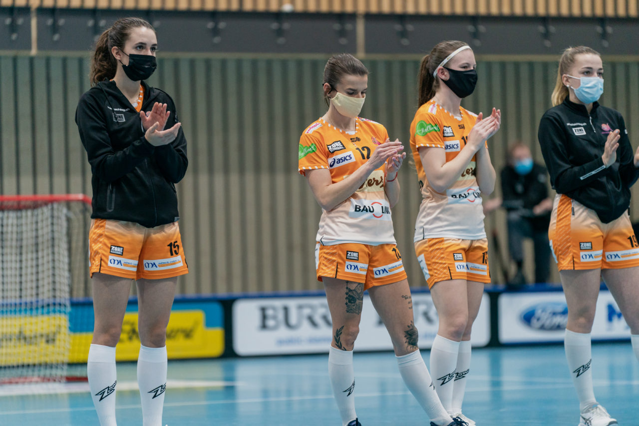 Frauen NLA Runde 10 2020/21, Switzerland: 16.01.2021, Kloten, Stighag, enttäuschte piranhas

Credit: Claudio Schwarz, unihockey-fotos.ch