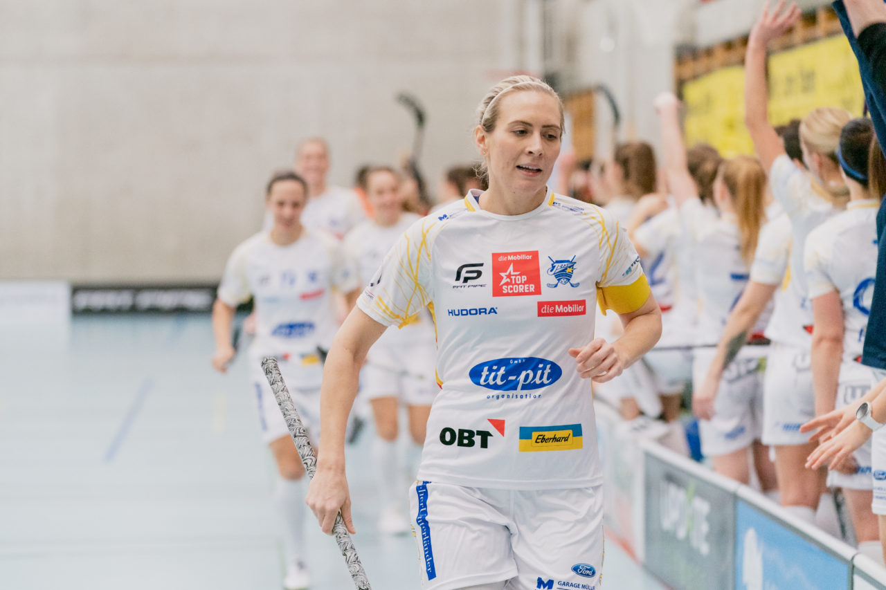 Frauen NLA Runde 8 2020/21, Switzerland: 09.01.2021, Winterthur, Oberseen, Michelle Wiki (Nr. 6, Kloten-Dietlikon Jets) nach ihrem zweiten Treffer

Credit: Claudio Schwarz, unihockey-fotos.ch