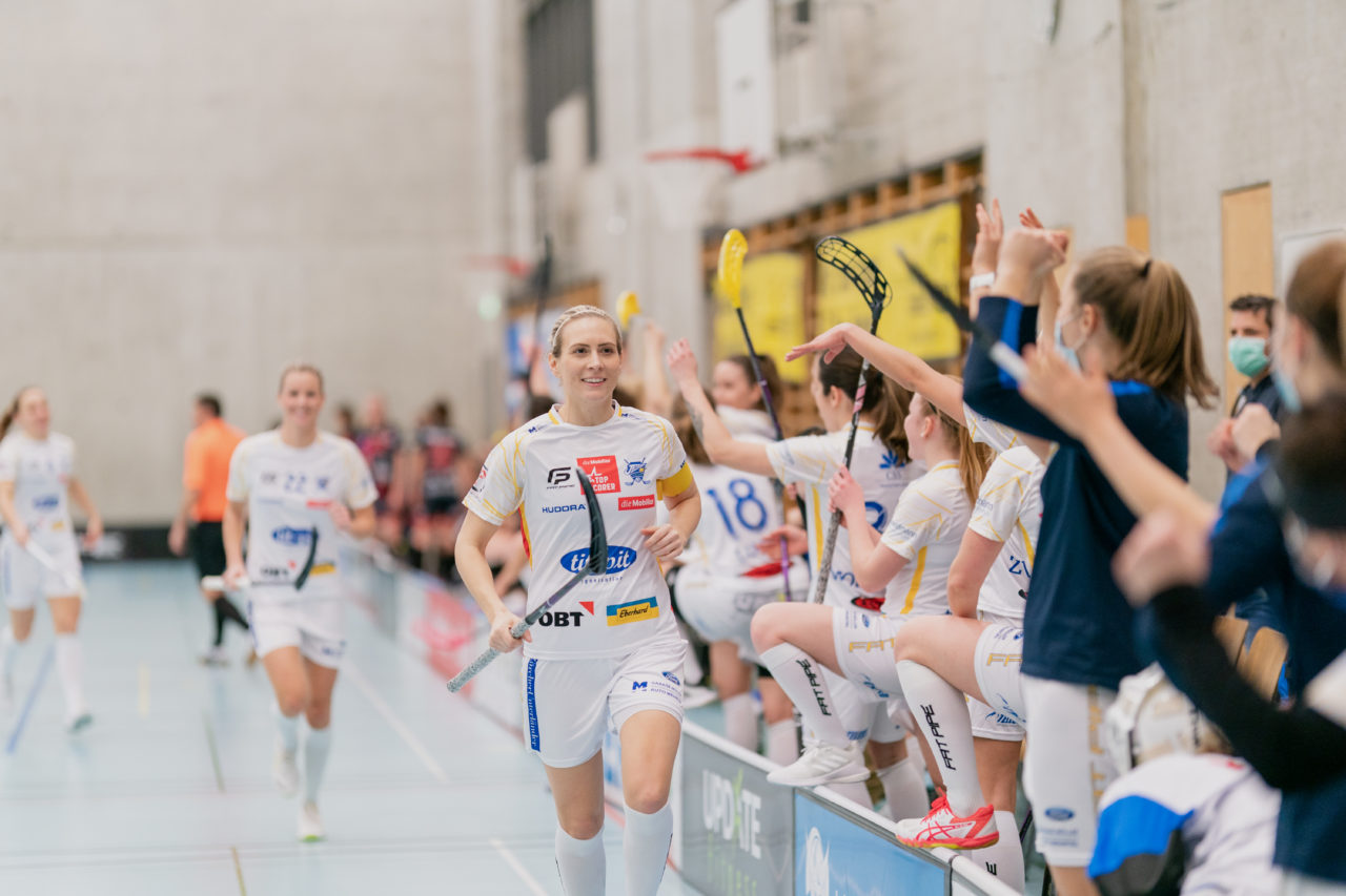 Frauen NLA Runde 8 2020/21, Switzerland: 09.01.2021, Winterthur, Oberseen, die Jets jubeln

Credit: Claudio Schwarz, unihockey-fotos.ch