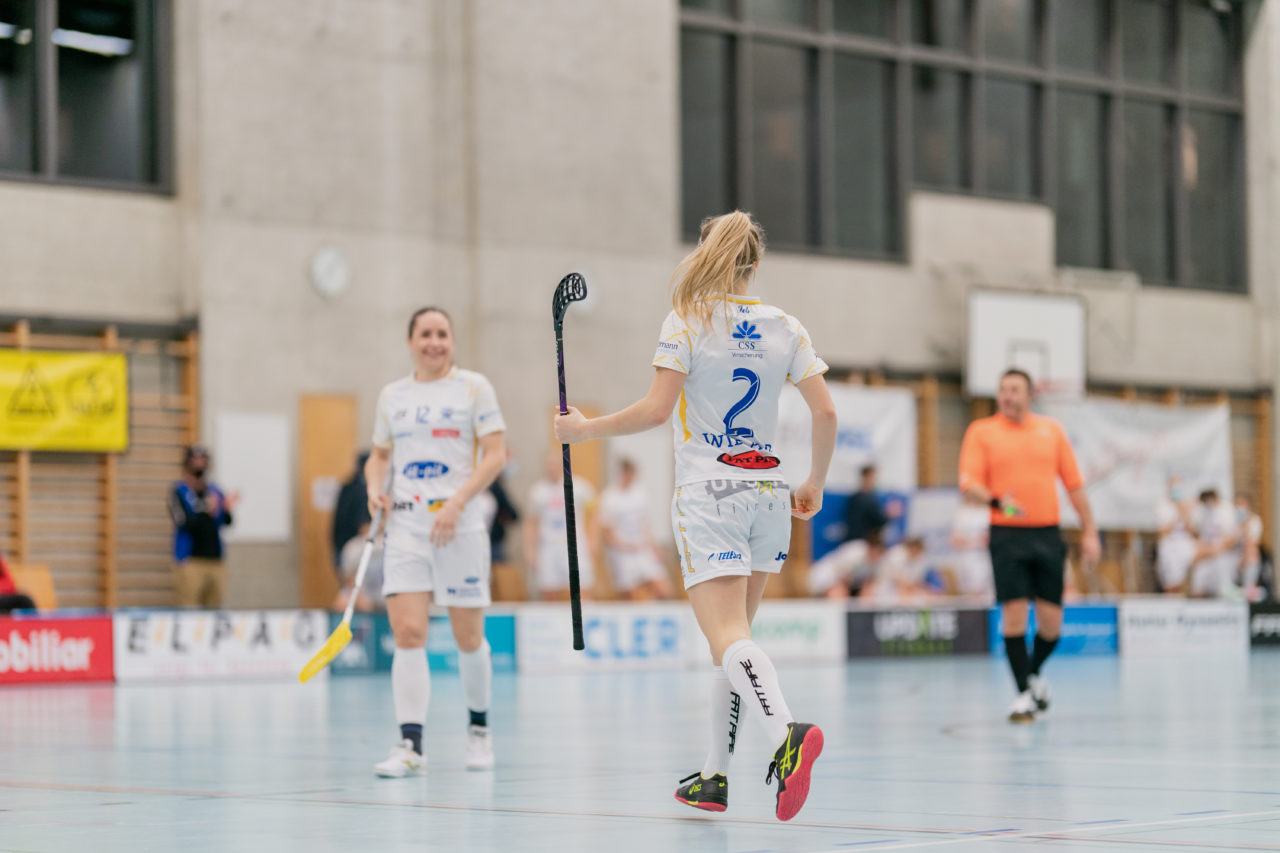 Frauen NLA Runde 8 2020/21, Switzerland: 09.01.2021, Winterthur, Oberseen, Leonie Wieland (Nr. 2, Kloten-Dietlikon Jets) jubelt

Credit: Claudio Schwarz, unihockey-fotos.ch