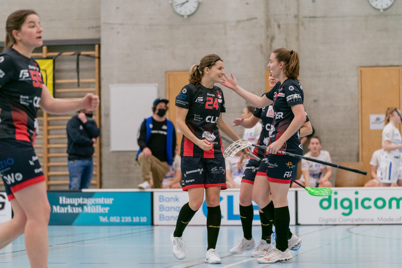 Frauen NLA Runde 8 2020/21, Switzerland: 09.01.2021, Winterthur, Oberseen, Hana Konickova (Nr. 24, Red Ants Rychenberg Winterthur) jubelt

Credit: Claudio Schwarz, unihockey-fotos.ch