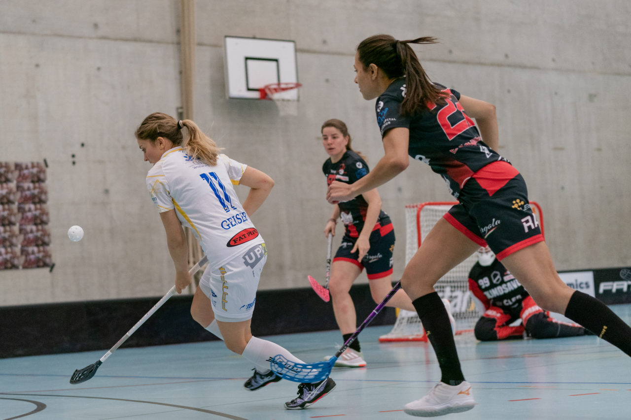 Frauen NLA Runde 8 2020/21, Switzerland: 09.01.2021, Winterthur, Oberseen, Seraphine Geiser (Nr. 11, Kloten-Dietlikon Jets) am Ball

Credit: Claudio Schwarz, unihockey-fotos.ch