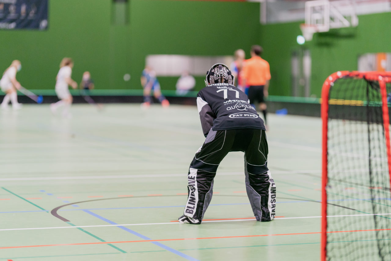 Frauen NLA Gruppe 1 Runde 13 2020/21 , Switzerland: 13.02.2021, Zug, Dreifachsporthalle Kantonsschule Zug, Micheline Müller (Nr. 77, Zug United) im Tor

Credit: Claudio Schwarz, unihockey-fotos.ch
Instagram: @purzlbaum | @unihockeyfotos