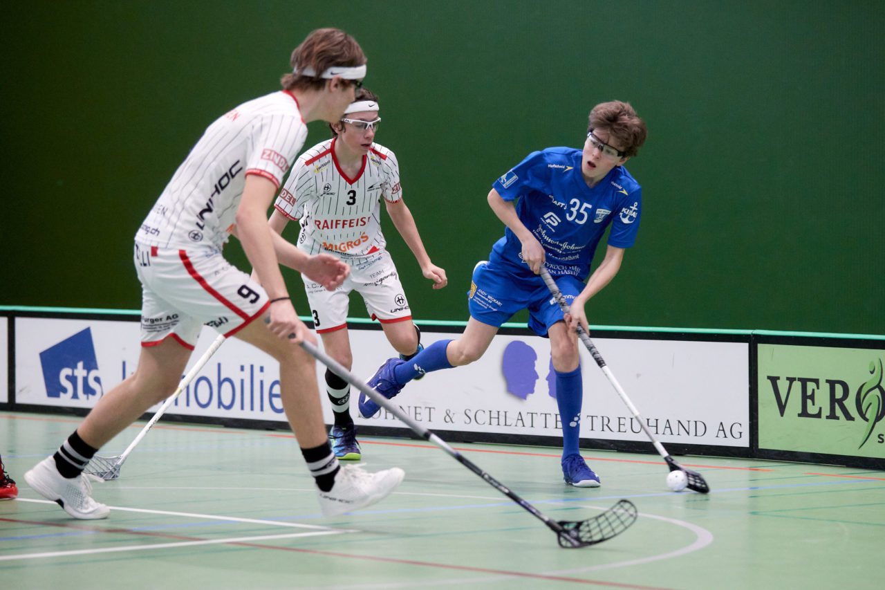 Testspiel Junioren U16A 
Zug United -  Chur Unihockey  am 21. März 2021 in der Sporthalle der Kantonsschule Zug 
Bild: Michael Peter