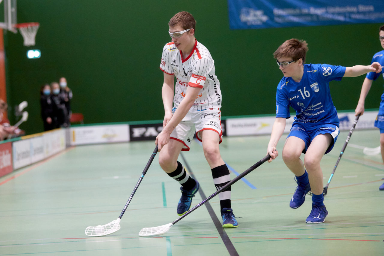 Testspiel Junioren U16A 
Zug United -  Chur Unihockey  am 21. März 2021 in der Sporthalle der Kantonsschule Zug 
Bild: Michael Peter