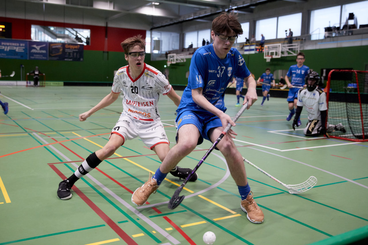 Testspiel Junioren U16A 
Zug United -  Chur Unihockey  am 21. März 2021 in der Sporthalle der Kantonsschule Zug 
Bild: Michael Peter