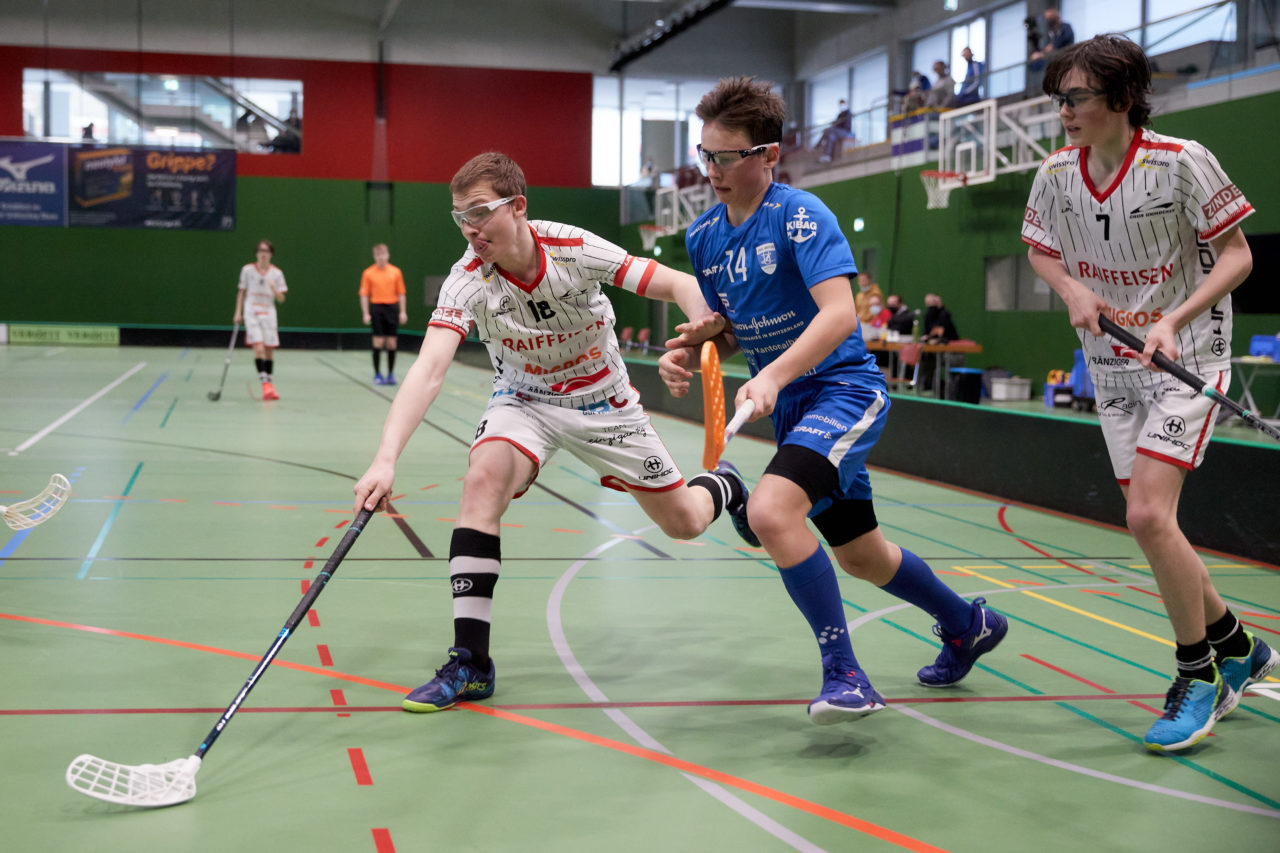 Testspiel Junioren U16A 
Zug United -  Chur Unihockey  am 21. März 2021 in der Sporthalle der Kantonsschule Zug 
Bild: Michael Peter