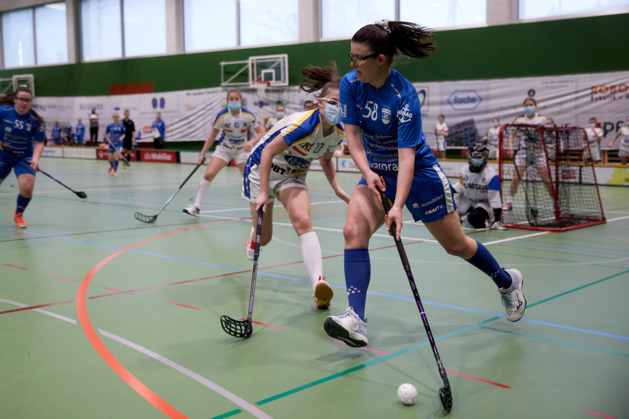 Testspiel Juniorinnen U21A 
Zug United -  Kloten-Dietlikon Jets  am 21. März 2021 in der Sporthalle der Kantonsschule Zug 
Bild: Michael Peter