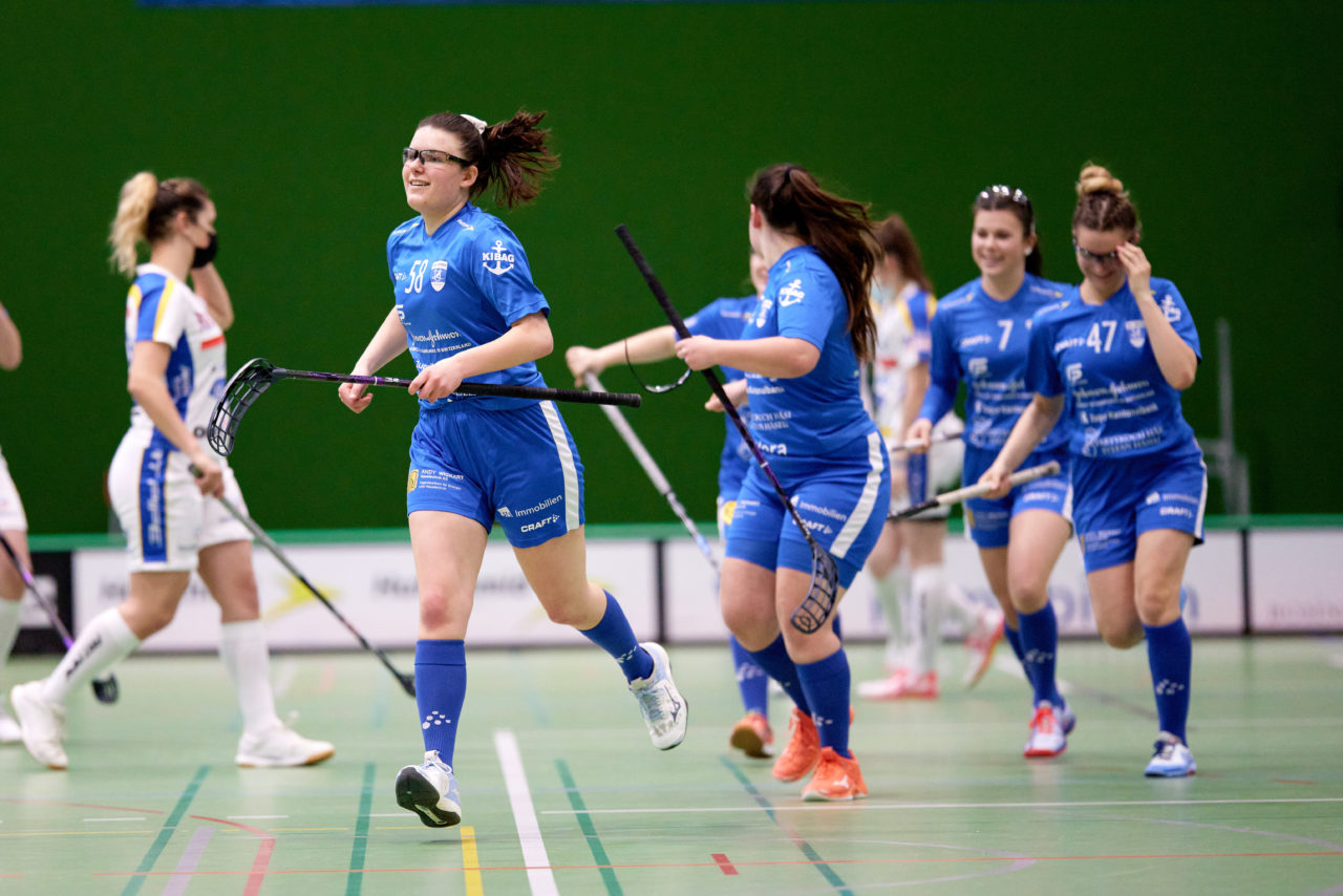 Testspiel Juniorinnen U21A 
Zug United -  Kloten-Dietlikon Jets  am 21. März 2021 in der Sporthalle der Kantonsschule Zug 
Bild: Michael Peter