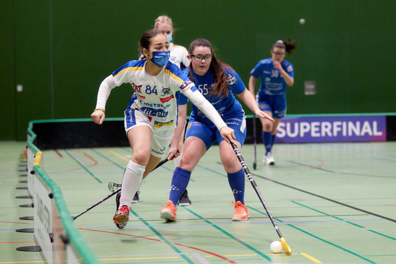 Testspiel Juniorinnen U21A 
Zug United -  Kloten-Dietlikon Jets  am 21. März 2021 in der Sporthalle der Kantonsschule Zug 
Bild: Michael Peter