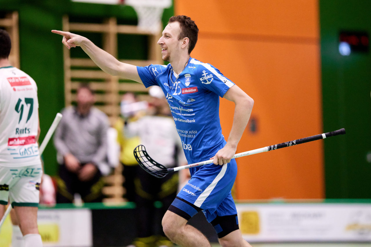 Männer Playoff Viertelfinal sechstes  Spiel 
Zug United -  SV Wiler-Ersigen am 27. März 2021 in der Sporthalle der Kantonsschule Zug 
Bild: Michael Peter