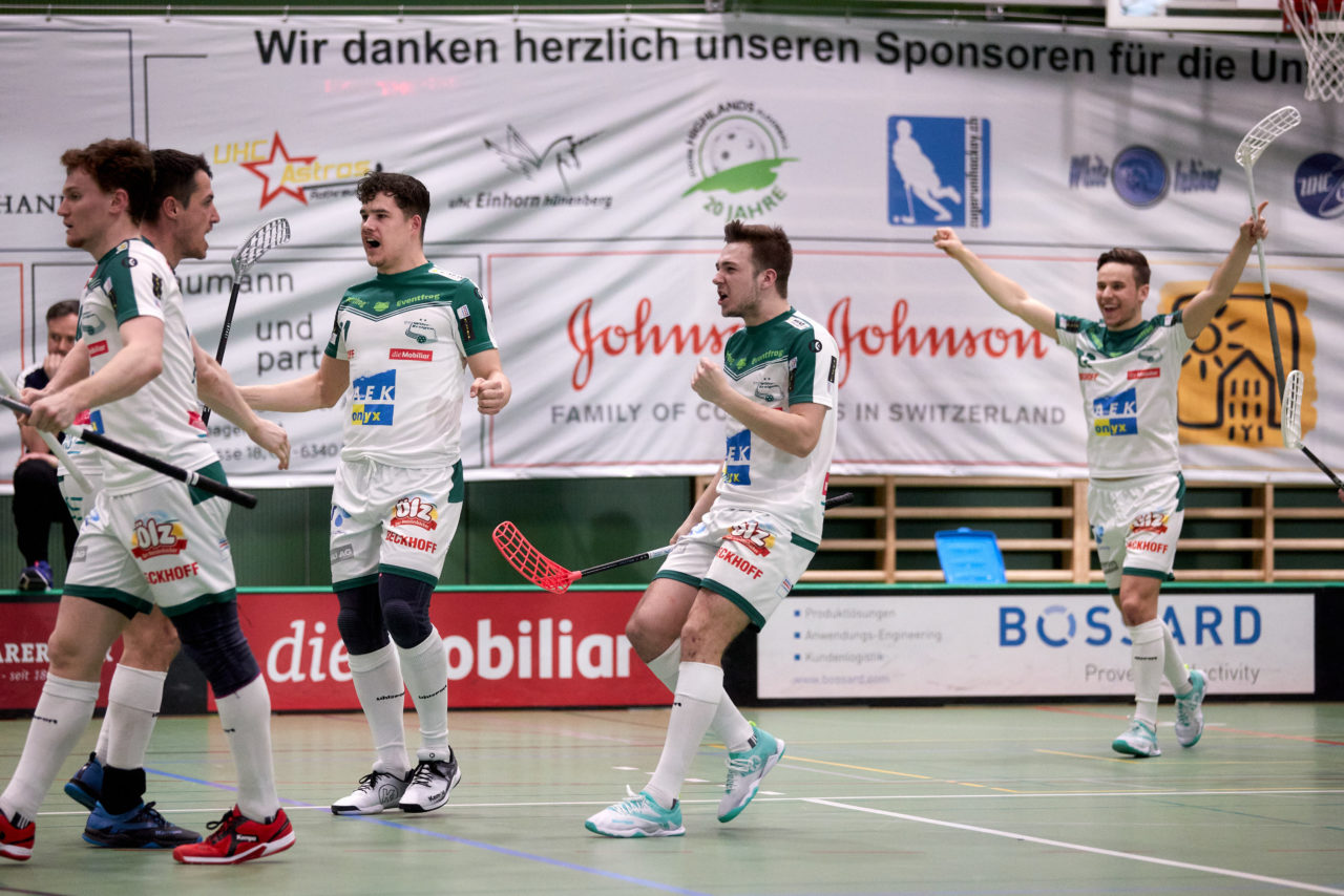 Männer Playoff Viertelfinal sechstes  Spiel 
Zug United -  SV Wiler-Ersigen am 27. März 2021 in der Sporthalle der Kantonsschule Zug 
Bild: Michael Peter