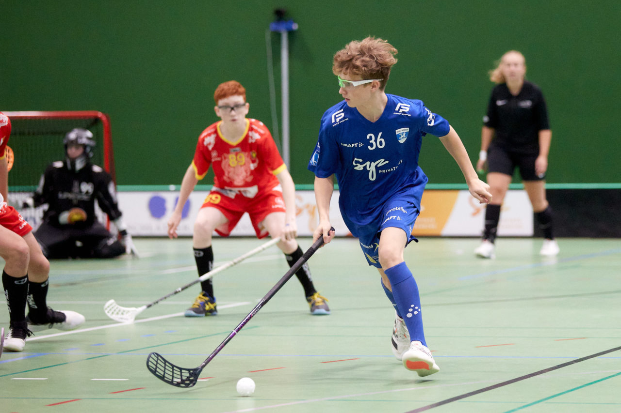 Junioren U16A
Zug United -  Unihockey Tigers Langnau am  26. September  2021 in der Sporthalle der Kantonsschule Zug 
Bild: Michael Peter