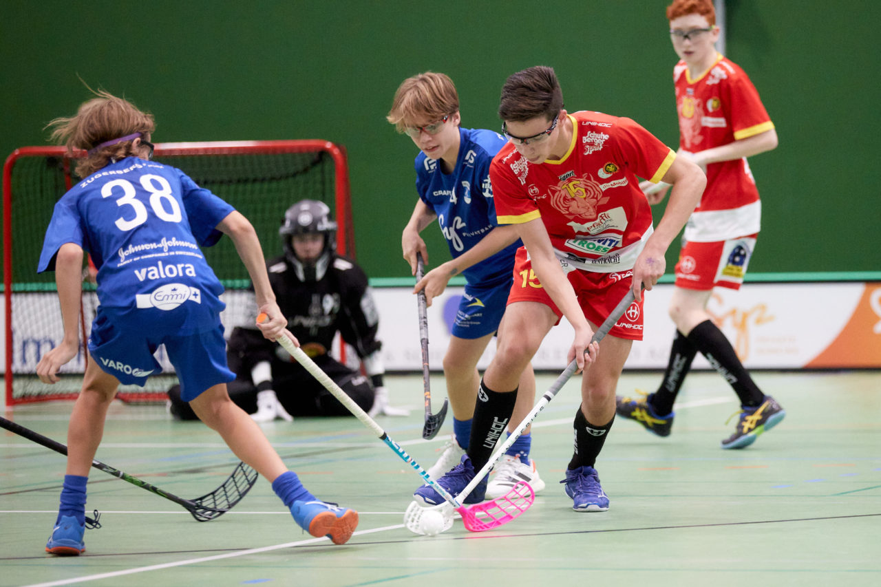 Junioren U16A
Zug United -  Unihockey Tigers Langnau am  26. September  2021 in der Sporthalle der Kantonsschule Zug 
Bild: Michael Peter
