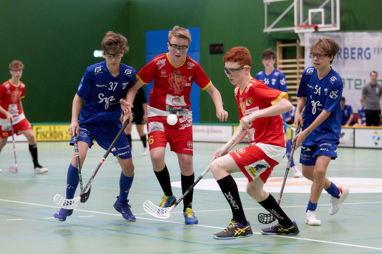 Junioren U16A
Zug United -  Unihockey Tigers Langnau am  26. September  2021 in der Sporthalle der Kantonsschule Zug 
Bild: Michael Peter