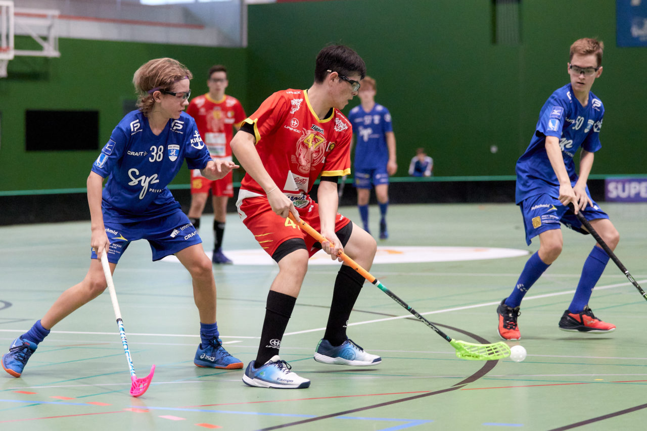 Junioren U16A
Zug United -  Unihockey Tigers Langnau am  26. September  2021 in der Sporthalle der Kantonsschule Zug 
Bild: Michael Peter