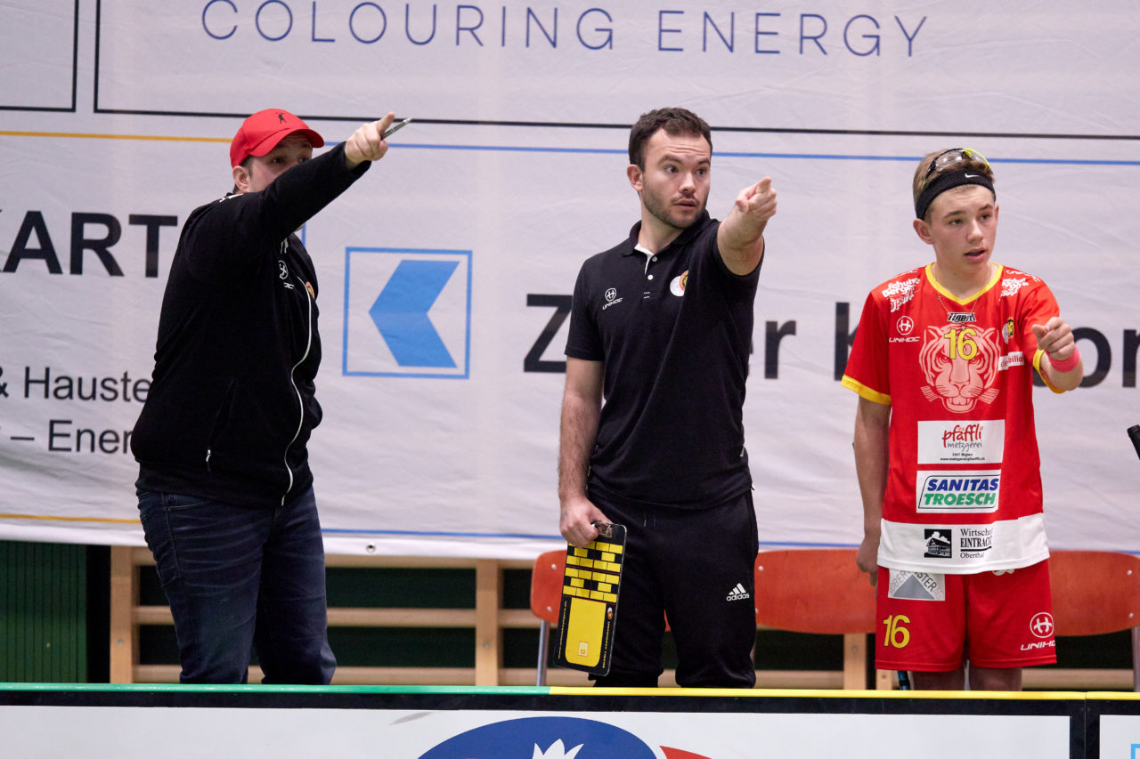 Junioren U16A
Zug United -  Unihockey Tigers Langnau am  26. September  2021 in der Sporthalle der Kantonsschule Zug 
Bild: Michael Peter