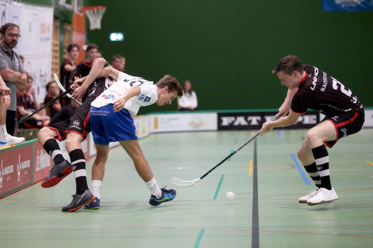 Junioren U21A
Zug United -  Chur Unihockey am  26. September  2021 in der Sporthalle der Kantonsschule Zug 
Bild: Michael Peter