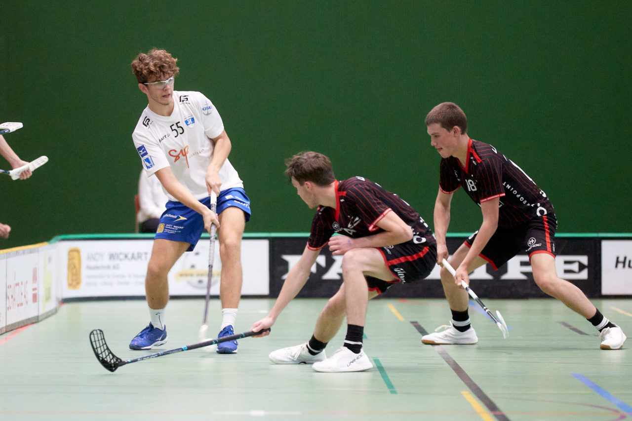 Junioren U21A
Zug United -  Chur Unihockey am  26. September  2021 in der Sporthalle der Kantonsschule Zug 
Bild: Michael Peter