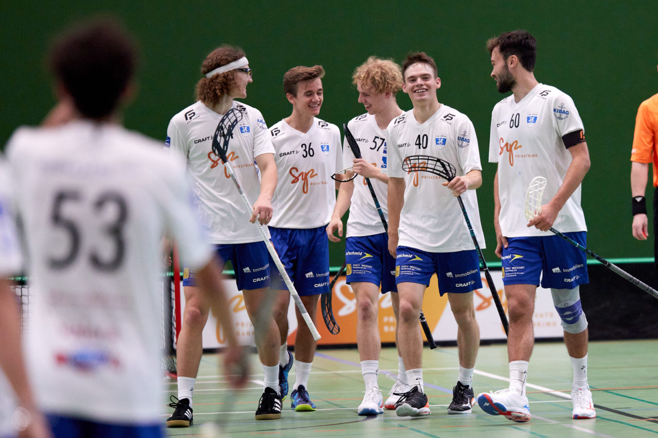 Junioren U21A
Zug United -  Chur Unihockey am  26. September  2021 in der Sporthalle der Kantonsschule Zug 
Bild: Michael Peter