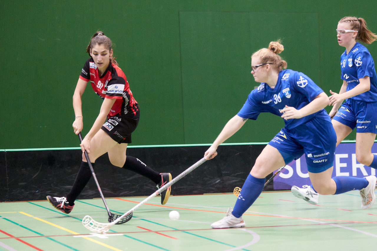 Juniorinnen U21A Zug United - Unihockey Basel Regio  am 12. September  2021 in der Sporthalle der Kantonsschule Zug 
Bild: Michael Peter