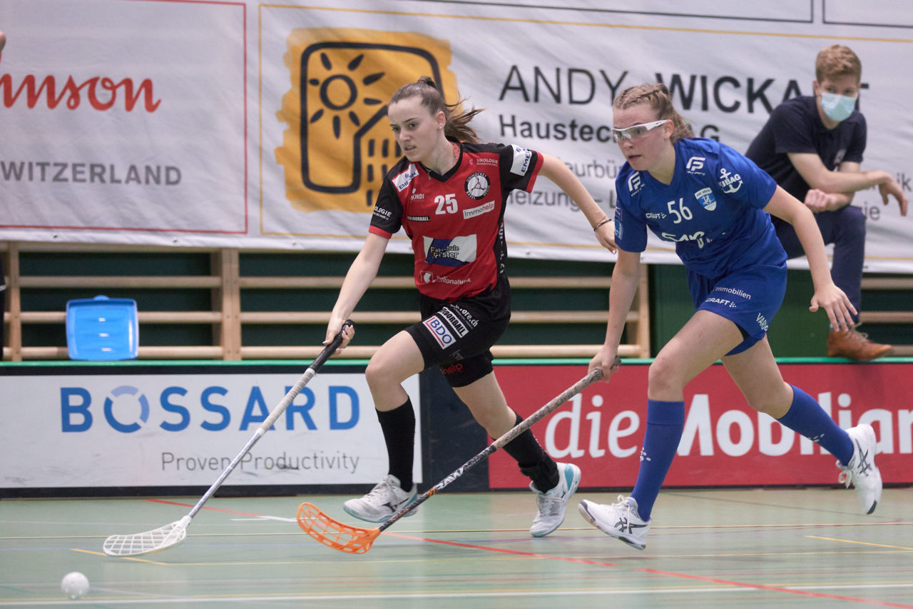 Juniorinnen U21A Zug United - Unihockey Basel Regio  am 12. September  2021 in der Sporthalle der Kantonsschule Zug 
Bild: Michael Peter
