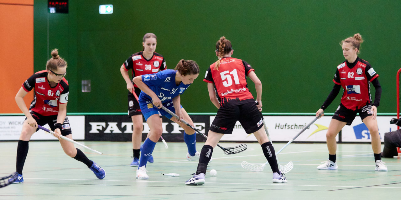 Juniorinnen U21A Zug United - Unihockey Basel Regio  am 12. September  2021 in der Sporthalle der Kantonsschule Zug 
Bild: Michael Peter