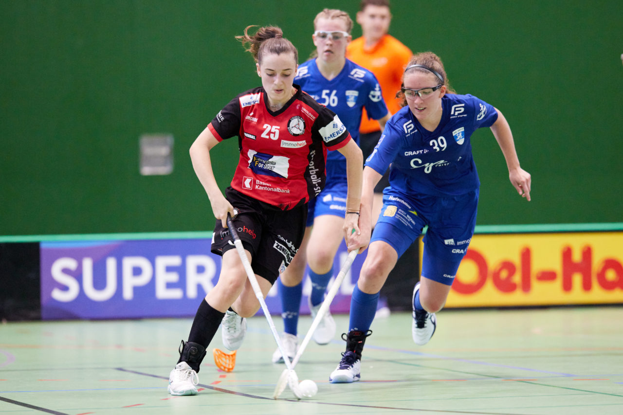 Juniorinnen U21A Zug United - Unihockey Basel Regio  am 12. September  2021 in der Sporthalle der Kantonsschule Zug 
Bild: Michael Peter