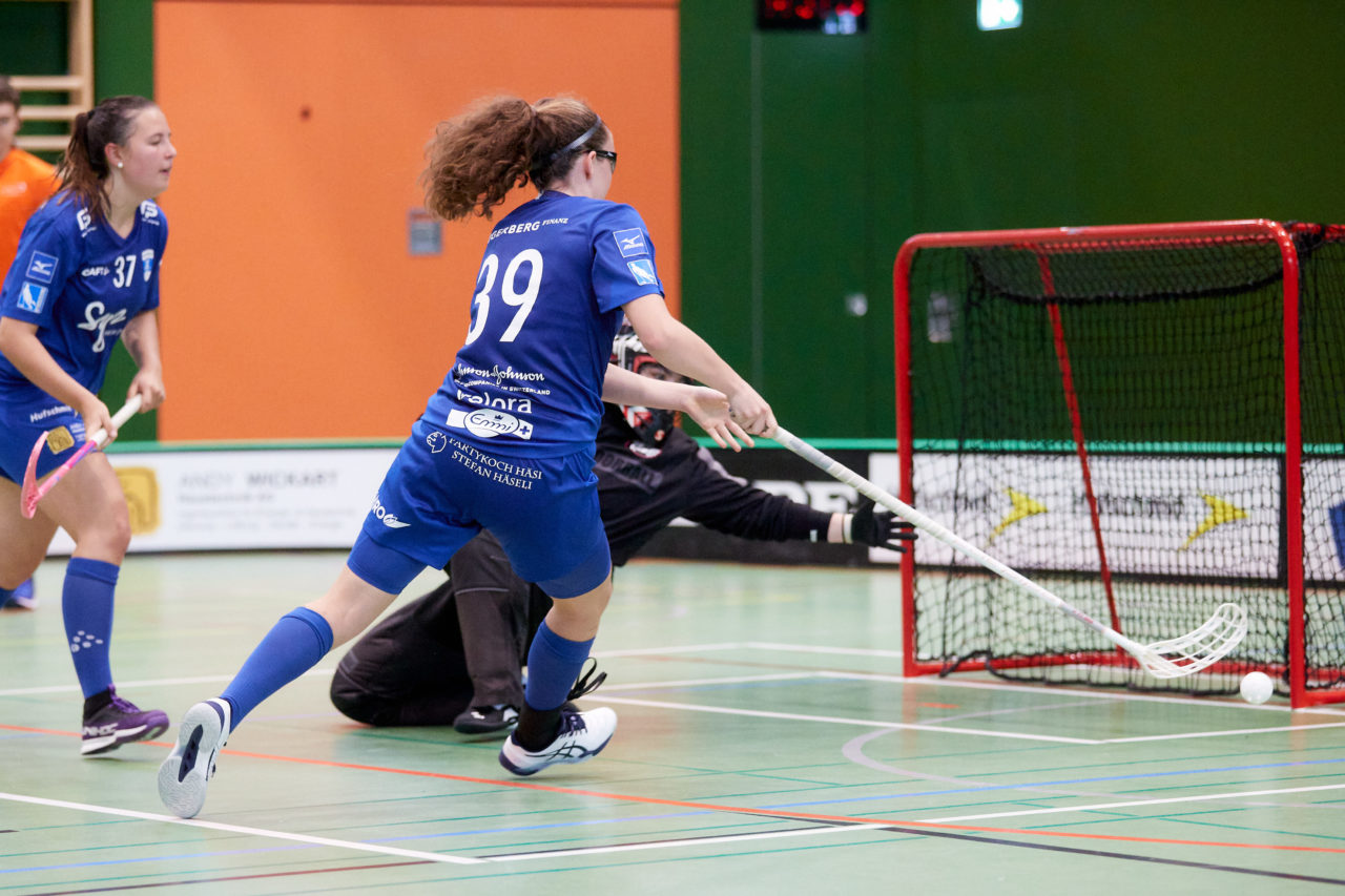 Juniorinnen U21A Zug United - Unihockey Basel Regio  am 12. September  2021 in der Sporthalle der Kantonsschule Zug 
Bild: Michael Peter