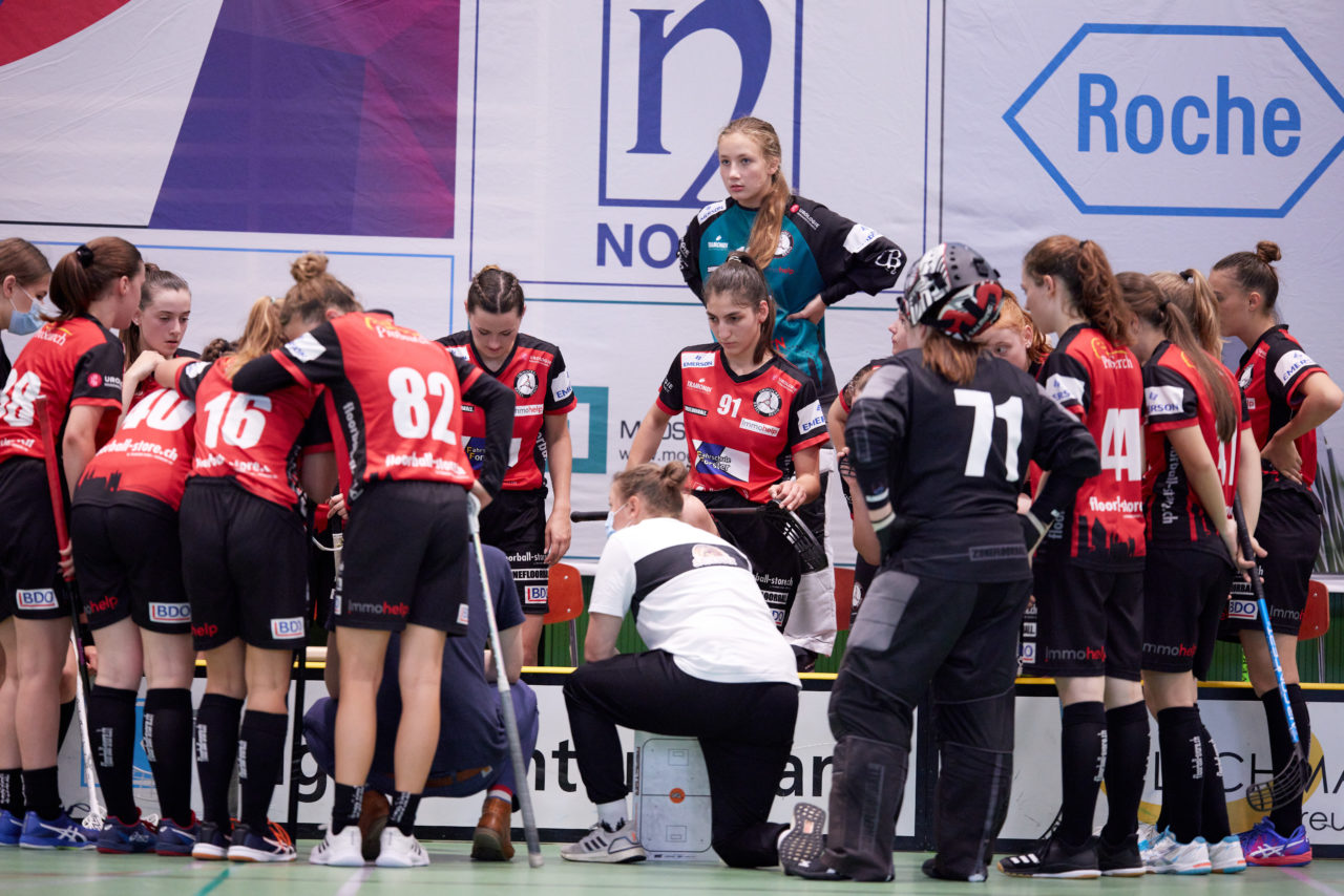 Juniorinnen U21A Zug United - Unihockey Basel Regio  am 12. September  2021 in der Sporthalle der Kantonsschule Zug 
Bild: Michael Peter