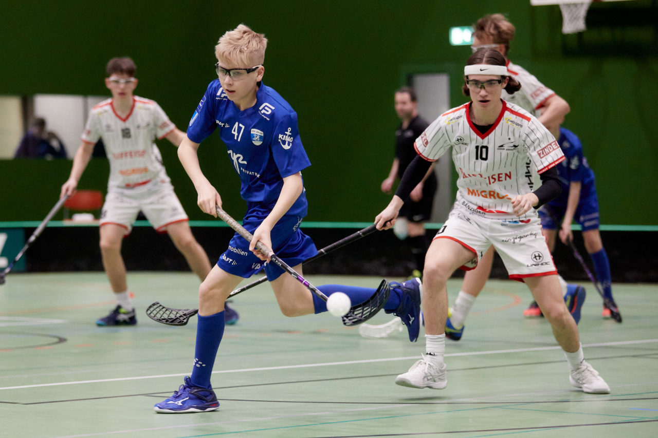 Junioren U16A
Zug United - Chur Unihockey am 19. Februar  2022 in der Sporthalle der Kantonsschule Zug 
Bild: Michael Peter