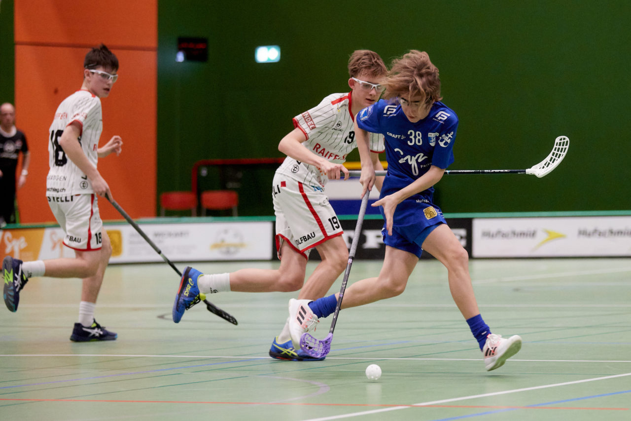 Junioren U16A
Zug United - Chur Unihockey am 19. Februar  2022 in der Sporthalle der Kantonsschule Zug 
Bild: Michael Peter