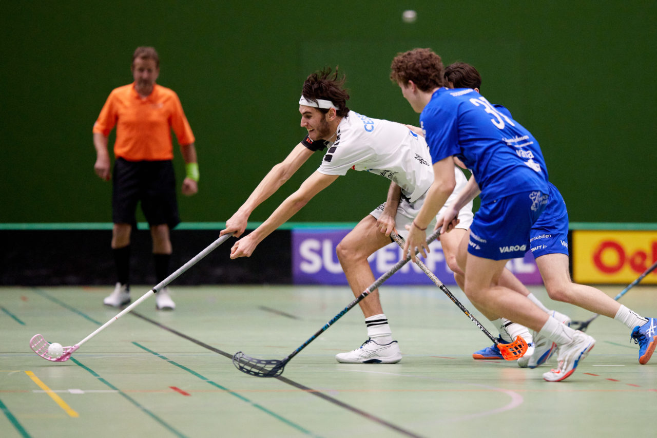 Junioren U21A Playoff 
Zug United - UHC Alligator Malans am 19. Februar 2022 in der Sporthalle der Kantonsschule Zug 
Bild: Michael Peter