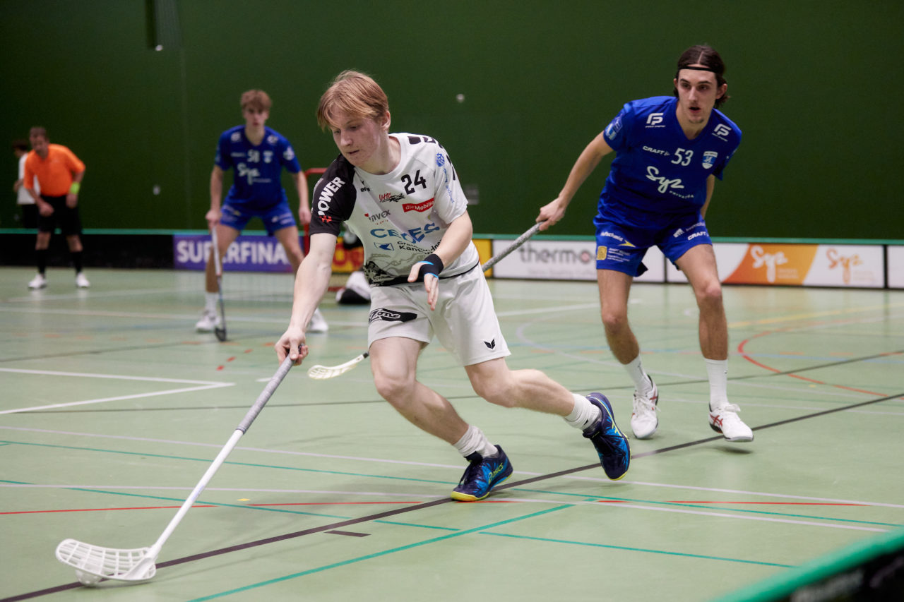 Junioren U21A Playoff 
Zug United - UHC Alligator Malans am 19. Februar 2022 in der Sporthalle der Kantonsschule Zug 
Bild: Michael Peter