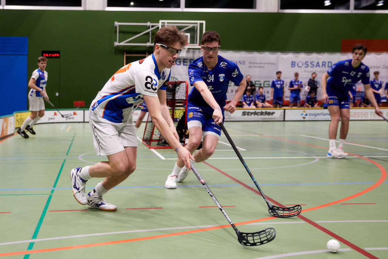 Junioren U21A 
Zug United - GC Unihockey am 17. Januar 2022 in der Sporthalle der Kantonsschule Zug 
Bild: Michael Peter