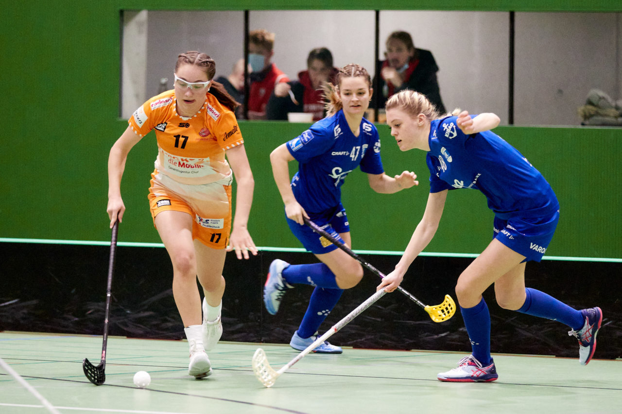 Juniorinnen U21A 
Zug United - UHV Skorpion Emmental am 13. November  2021 in der Sporthalle der Kantonsschule Zug 
Bild: Michael Peter